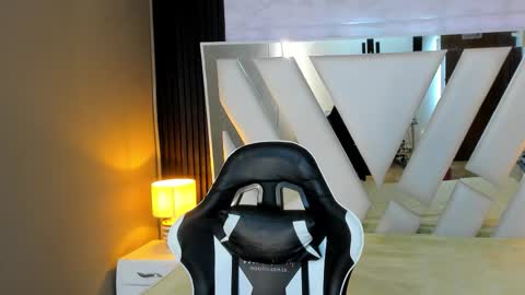  Linda  online show from February 2, 2026, 6:06 pm