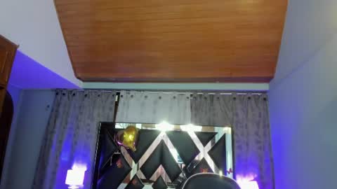 Snapshot of linda4petite chatting on June 19, 2026, 7:06 pm Linda online show from June 19, 2026, 7:06 pm