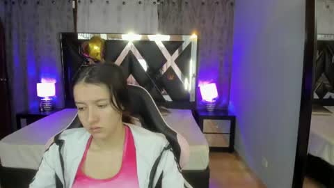 Snapshot of linda4petite chatting on June 21, 2026, 1:24 pm Linda online show from June 21, 2026, 1:24 pm
