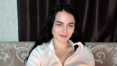 Linda online show from March 3, 2025, 10:42 pm