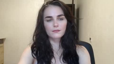 Linda online show from November 5, 2025, 8:20 pm