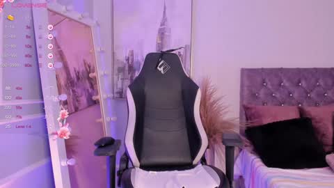 linda_caroline online show from December 18, 2024, 2:21 am