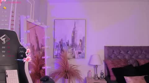 linda_caroline online show from March 6, 2025, 2:19 am