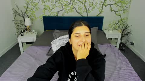 Linda online show from December 5, 2024, 2:33 pm