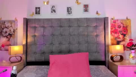 Linda Fosterr online show from April 27, 2026, 10:19 pm