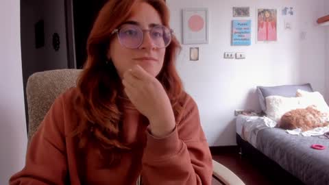 Giggles  online show from December 10, 2024, 7:43 pm
