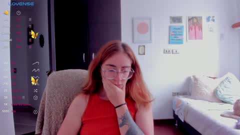 Giggles  online show from January 9, 2025, 5:22 pm