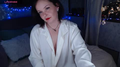 Snapshot of linda_may_ chatting on December 28, 2024, 5:33 am Lena online show from December 28, 2024, 5:33 am