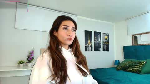 Maria Paula online show from May 5, 2026, 12:02 pm