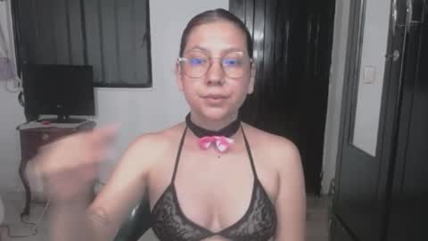 Snapshot of linda_naomi chatting on April 15, 2026, 11:49 pm naomi online show from April 15, 2026, 11:49 pm