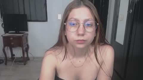 Snapshot of linda_naomi chatting on April 22, 2026, 2:36 am naomi online show from April 22, 2026, 2:36 am