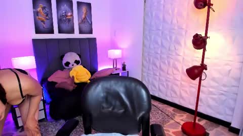 Snapshot of linda_norris chatting on June 12, 2026, 12:26 pm linda_norris online show from June 12, 2026, 12:26 pm