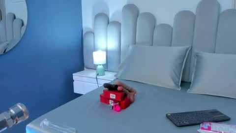 linda_sofi__ online show from May 9, 2026, 8:47 pm