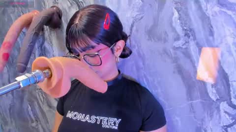 linda_sofi__ online show from June 18, 2026, 7:40 pm