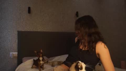 Linda online show from March 22, 2026, 1:36 pm