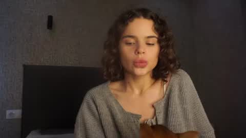 Linda online show from June 17, 2026, 1:23 pm