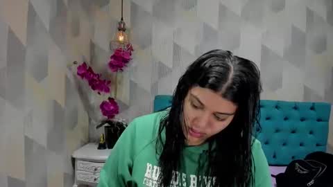    online show from October 18, 2025, 12:39 pm