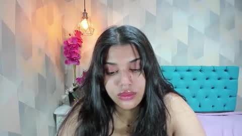 Snapshot of lindabreexlove chatting on April 2, 2026, 1:53 pm online show from April 2, 2026, 1:53 pm