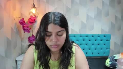 Snapshot of lindabreexlove chatting on April 4, 2026, 12:35 pm online show from April 4, 2026, 12:35 pm