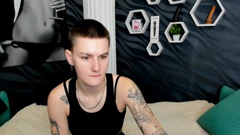 lindabryantt online show from February 8, 2025, 3:19 am
