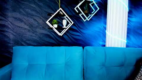 lindabryantt online show from March 3, 2025, 10:17 am