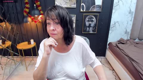 Snapshot of lindahottie chatting on December 28, 2024, 8:37 am Linda online show from December 28, 2024, 8:37 am
