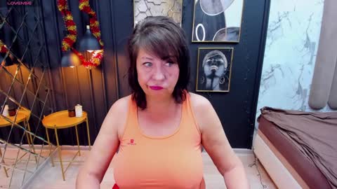 Snapshot of lindahottie chatting on December 30, 2024, 5:37 am Linda online show from December 30, 2024, 5:37 am