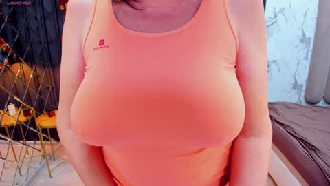 Snapshot of lindahottie chatting on December 30, 2024, 8:43 am Linda online show from December 30, 2024, 8:43 am