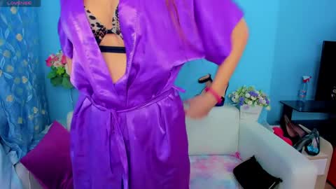 Snapshot of lindaliiii chatting on March 27, 2026, 5:57 am Linda online show from March 27, 2026, 5:57 am