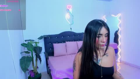 Linda  online show from April 24, 2026, 4:04 am