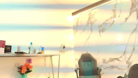 Snapshot of lindsey8 chatting on February 4, 2026, 12:33 pm Lindsey online show from February 4, 2026, 12:33 pm