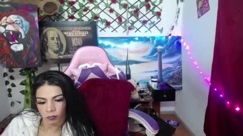 Snapshot of lindsey_2023 chatting on December 4, 2024, 5:27 am lindsey_2023 online show from December 4, 2024, 5:27 am