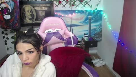 Snapshot of lindsey_2023 chatting on December 4, 2024, 8:45 am lindsey_2023 online show from December 4, 2024, 8:45 am