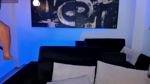 Lin  online show from February 3, 2025, 8:03 pm