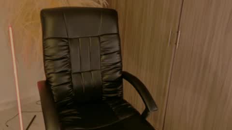 Lindsey Moss online show from March 13, 2026, 1:45 am