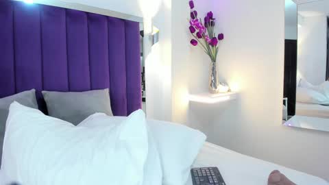 LINDA online show from December 3, 2024, 3:11 pm