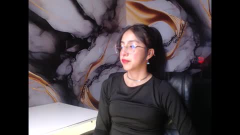 ling ling24 online show from February 21, 2025, 3:01 am
