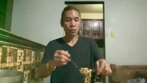Snapshot of lingkure_69ts chatting on January 16, 2025, 4:07 pm weng bustamante online show from January 16, 2025, 4:07 pm