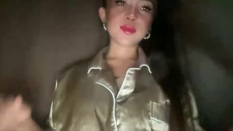 linkingqueens online show from December 15, 2025, 11:03 am