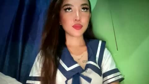 linkingqueens online show from December 21, 2025, 11:12 pm