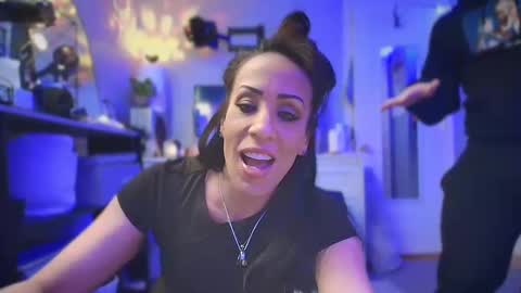 Snapshot of linuxgirlsudosu chatting on February 4, 2025, 5:10 am linuxgirlsudosu online show from February 4, 2025, 5:10 am