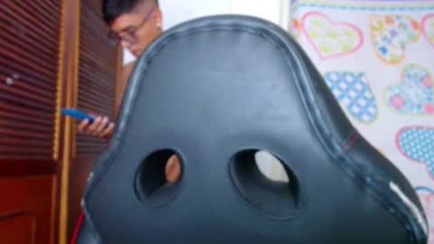 lion_grr online show from November 22, 2025, 11:26 pm