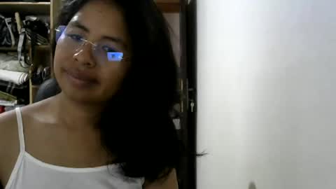 Liora selenex online show from June 12, 2026, 4:55 am