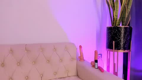 Liorah wolf online show from February 12, 2026, 7:53 pm