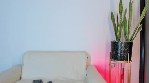 Snapshot of liorah_wolf chatting on March 30, 2026, 7:37 pm Liorah wolf online show from March 30, 2026, 7:37 pm
