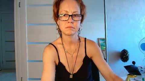 Snapshot of lioraweiss chatting on June 12, 2026, 10:14 am Liora Weiss online show from June 12, 2026, 10:14 am