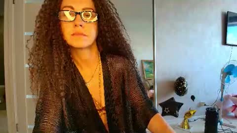 Snapshot of lioraweiss chatting on June 16, 2026, 9:23 am Liora Weiss online show from June 16, 2026, 9:23 am