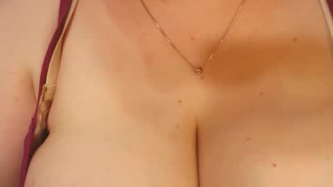 LIpsAddiction online show from September 23, 2025, 12:08 pm