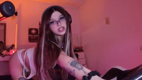 lipseclipse online show from December 11, 2024, 10:38 pm