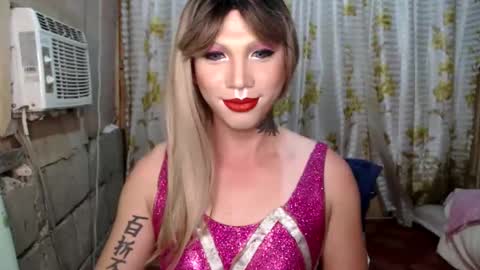 lipshero online show from September 12, 2025, 4:40 pm